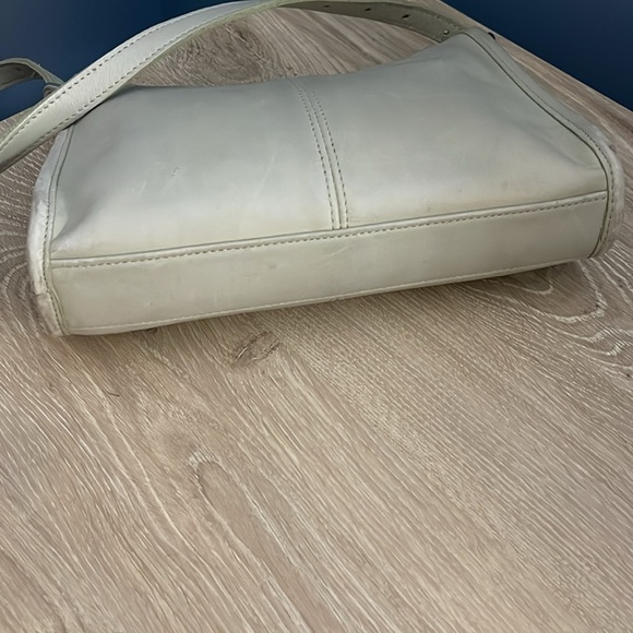 Vintage Coach Pistachio Green Small Leather Crossbody 4104 - Picture 6 of 12